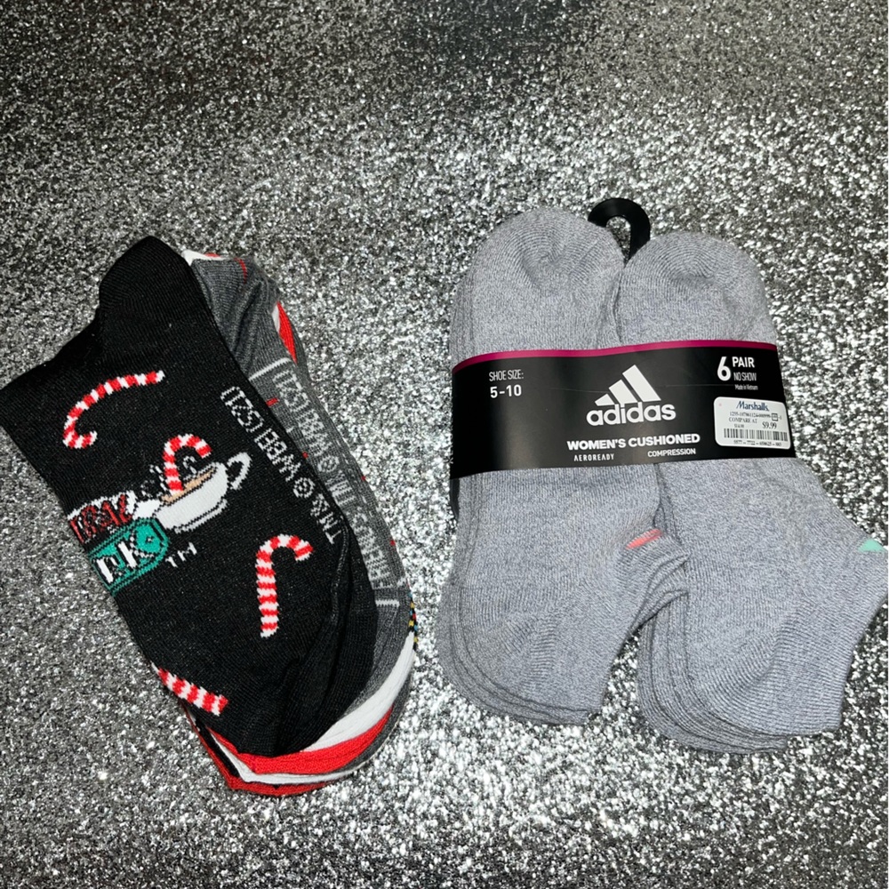 16 Pair of selection of Adidas / Friends socks bundle - Picture 12 of 13